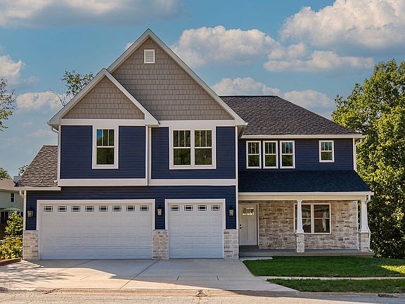 3rd image of 379 Westglen Village Dr
