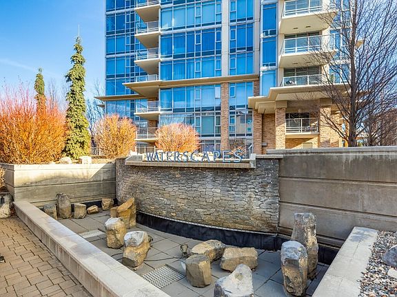 2nd image of 1075 Sunset Dr #1005