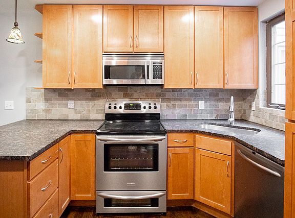 5th image of 7829 W Summerdale Ave