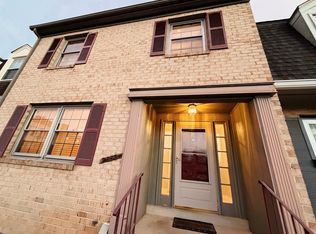 7458 Covent Wood Ct, Annandale, VA 22003