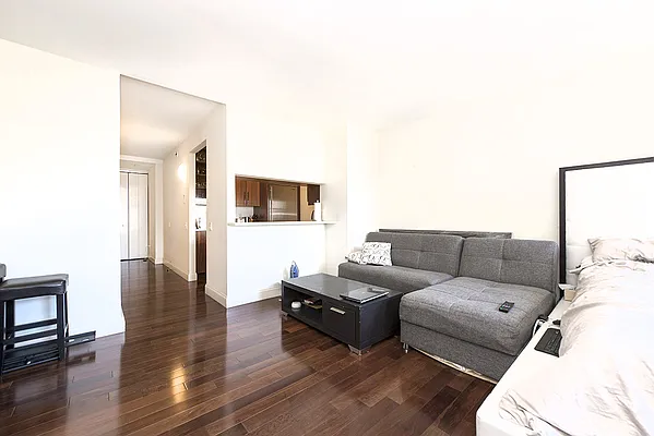 Rented by R New York | media 3