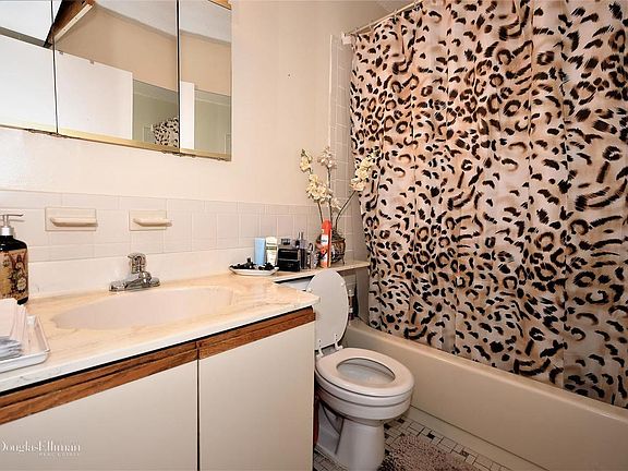 5th image of 8708 Justice Ave APT 10C