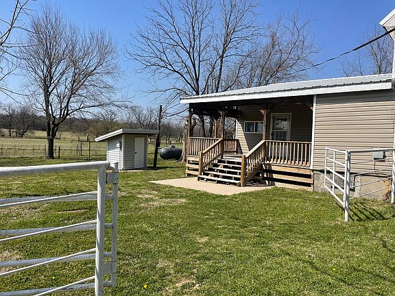 3rd image of 13735 Farm Road 1040