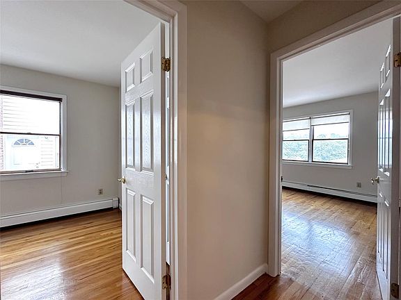 4th image of 148 Bennett Ave Floor 1