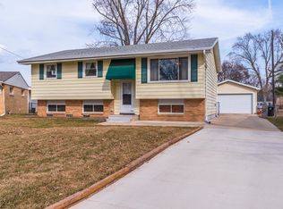 1212 Searle Dr, Normal, IL 61761