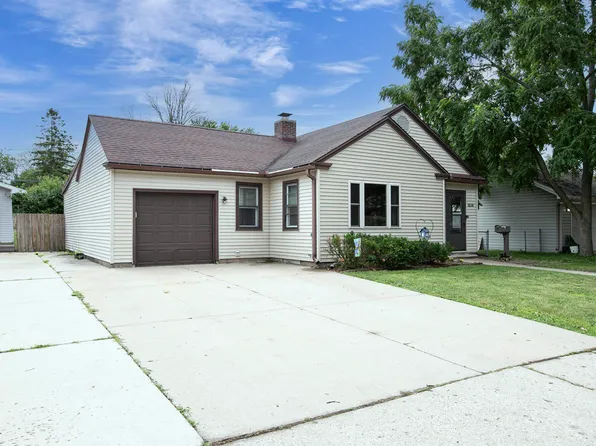 1021 Marquette Ave, Green Bay, WI 54304