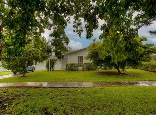 9825 SW 196th St, Cutler Bay, FL 33157