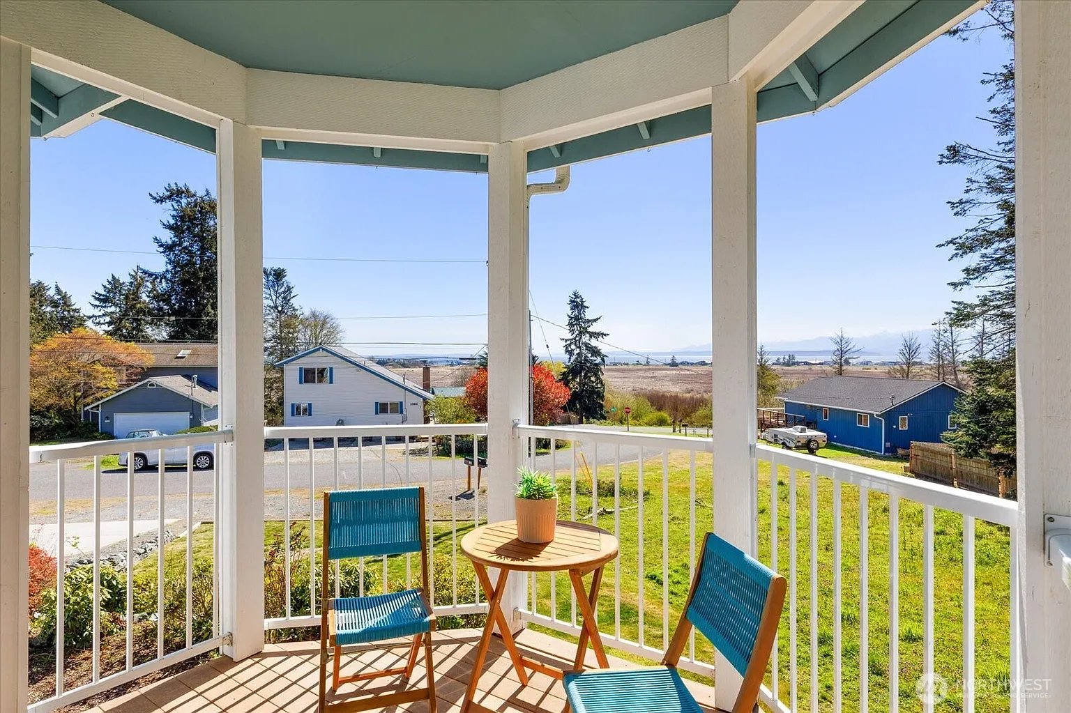 1041 Halsey Drive photo 1