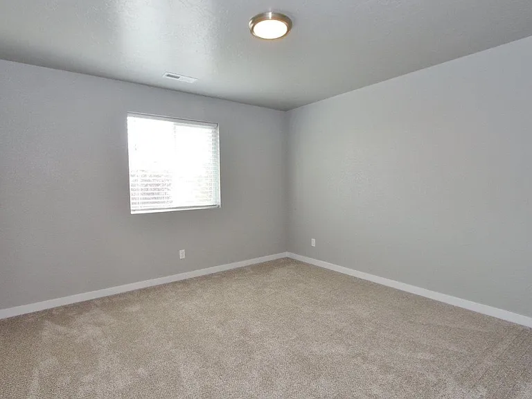 2130 N Morello Ave — Photo 21