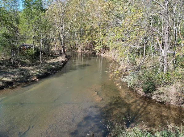 818 Mill Dam Rd, Saltville, VA 24370