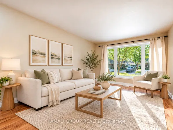 262 Penn Ave, Newmarket, ON L3Y 2S6