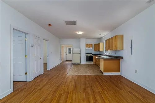 1001 Highland Ave SE #TOP Photo 1