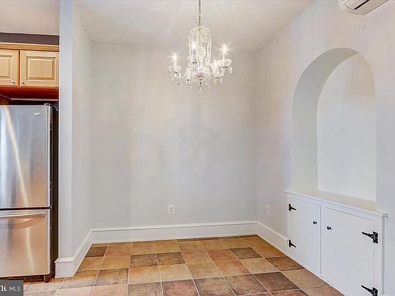 4th image of 250 S 13th St APT 13B