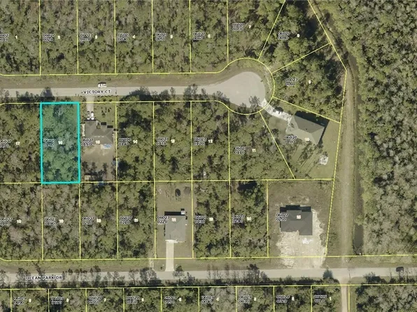 187 Victory Ct, Lehigh Acres, FL 33972