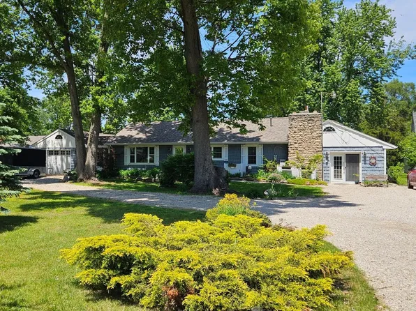 8010 Hill Ave, Holland, OH 43528