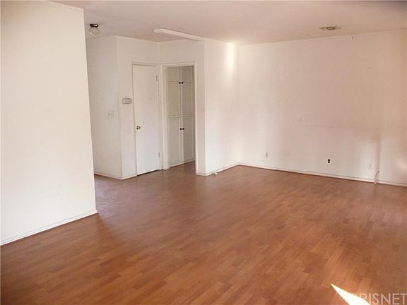3rd image of 9807 Roslyndale Ave
