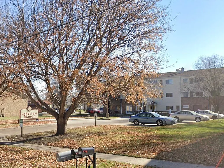 904 E Milwaukee Ave — Photo 4