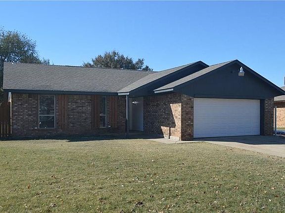 2nd image of 451 Crooked Oak Dr