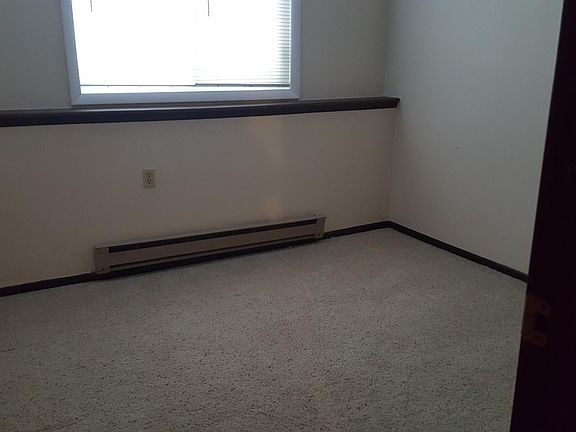 5th image of 299 Dyer St APT 2