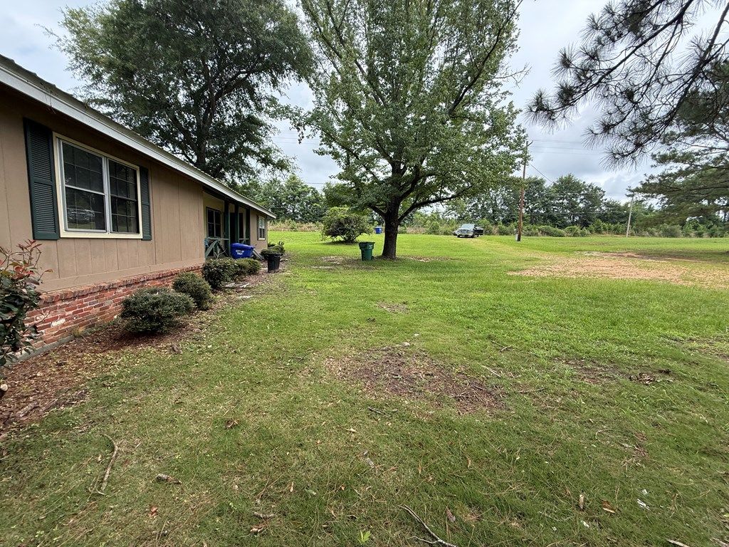 Apartment in Troy, Allred - More