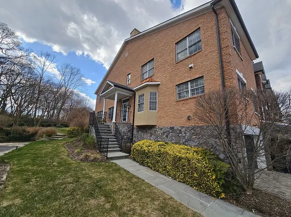 16 The Preserve, Woodbury, NY 11797