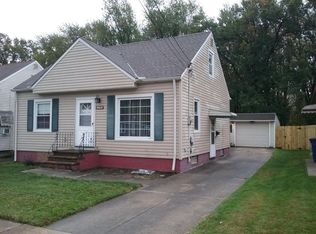 10021 Manoa Ave, Brooklyn, OH 44144