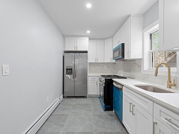 4th image of 194-23 115th Avenue