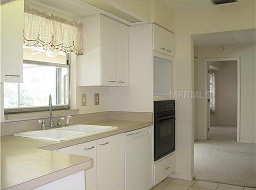 4th image of 23272 Fullerton Ave