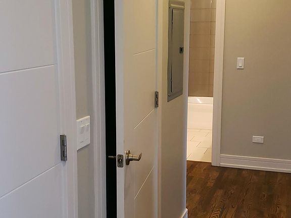 3rd image of 6456 S Woodlawn Ave APT 3A