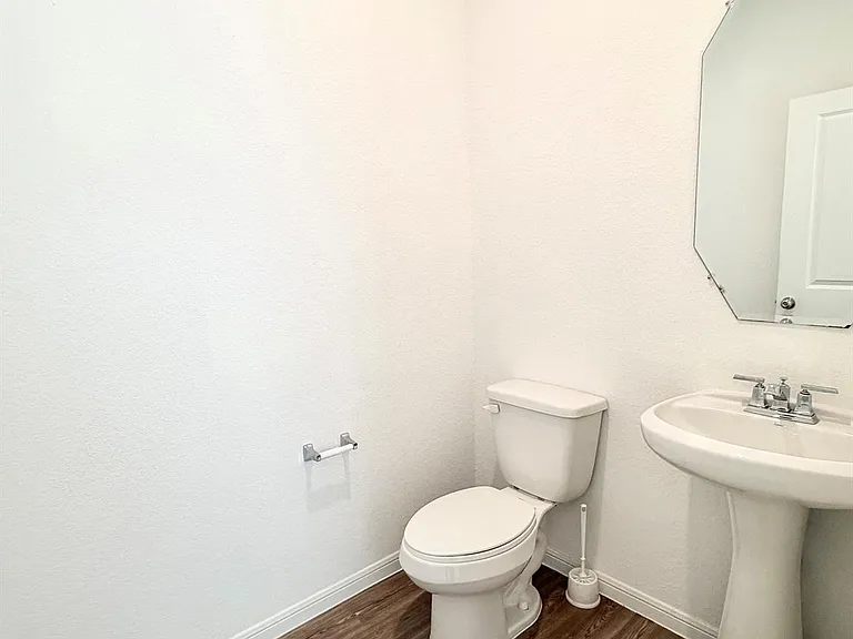 1020 Laguna Cove Dr — Photo 12