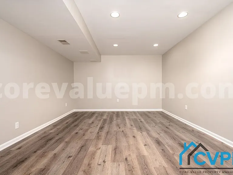 1321 Treasure Dr — Photo 28