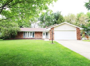 7384 Carole Dr, Mentor, OH 44060