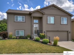 7523 N 143rd St, Omaha, NE 68142