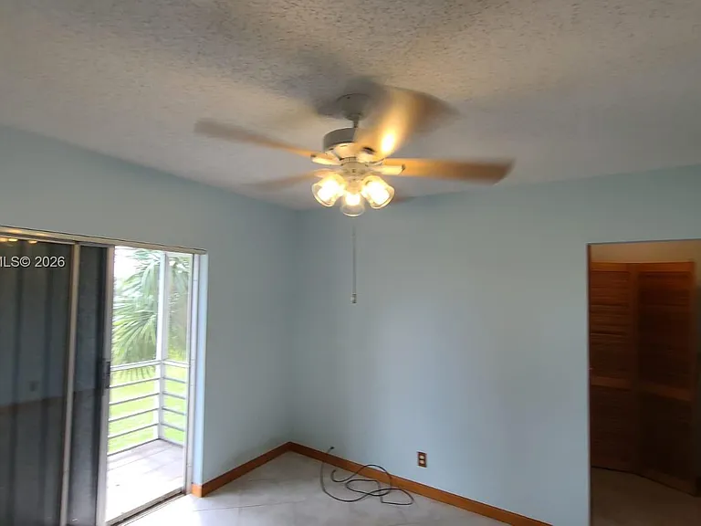 135 Coventry Pl #135-F — Photo 12