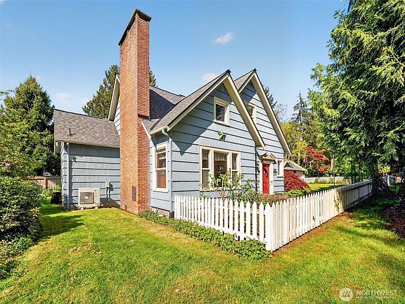 3rd image of 6906 NE Carpenter Ln