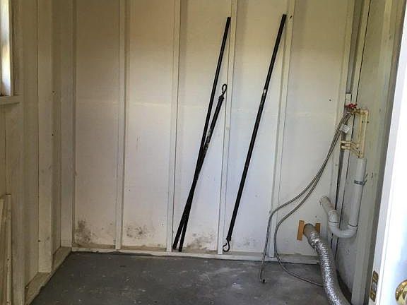 4th image of 4407 Carver St