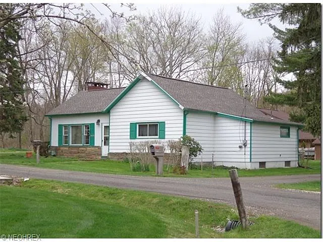 2045 Lakewood Rd SW photo 1