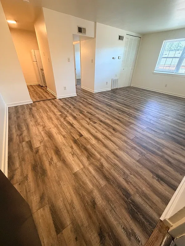2 bed, 1.0 bath, 900 sqft, $995 — Photo 1
