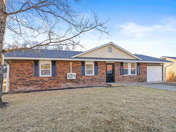 1518 Green Valley Dr, Ashland, KY 41102