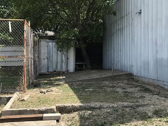 5th image of 2820 NW 21st St