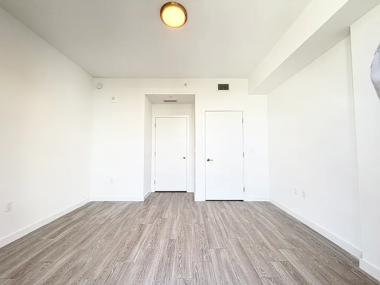 282 NW 25th St #1 — Photo 8