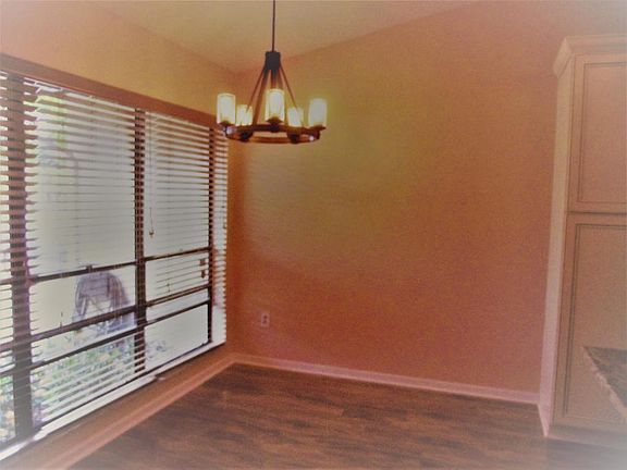 3rd image of 5036 Pine Dr