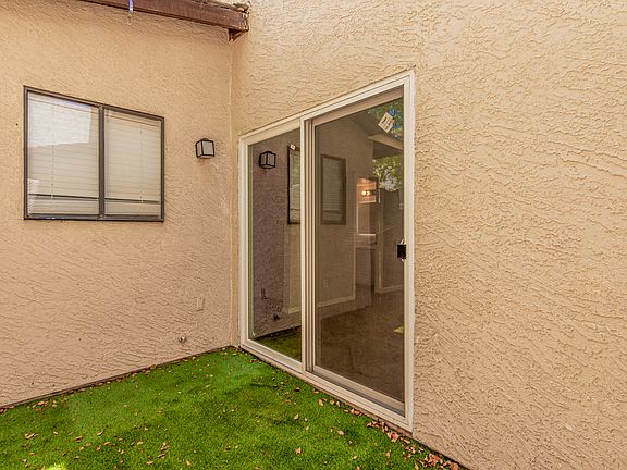2nd image of 2424 E Tracy Ln Unit 3