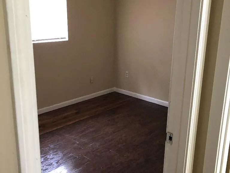 481 Walker Ave — Photo 8