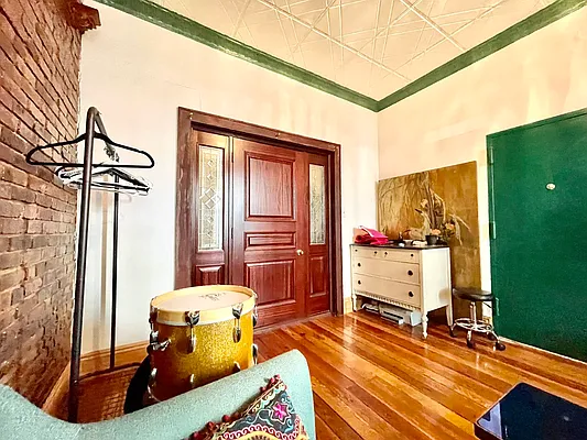 Rented by Pear NYC LLC | media 37