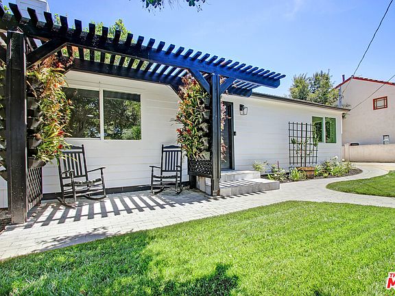 3rd image of 5424 Woodlake Ave