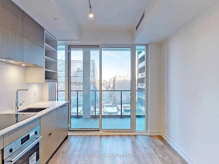 20 Edward St #718 — Photo 14