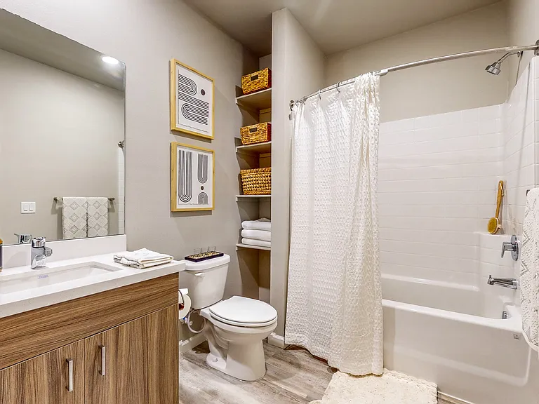 Canyon's Edge Apartments — Photo 14
