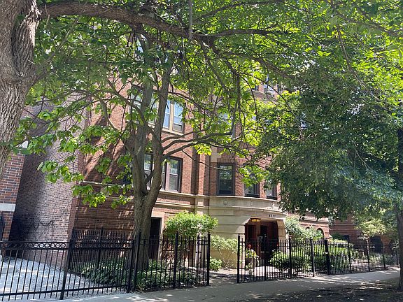 3rd image of 4523 N Wolcott Ave #G-2