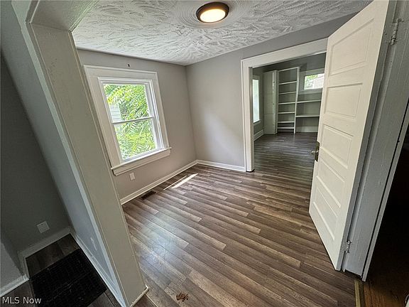4th image of 674 & 676 Carlysle St